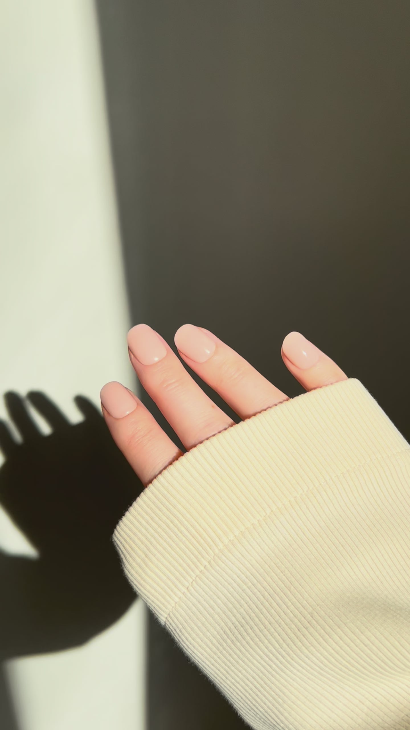 milky pink en espresso brown press-ons